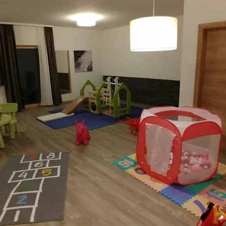 Laudes Apartment *