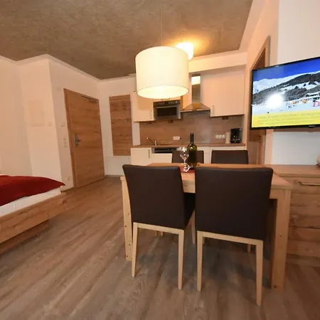 Laudes Apartment