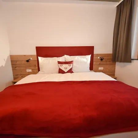 Laudes Apartment *