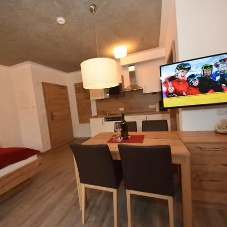 Laudes Apartment *