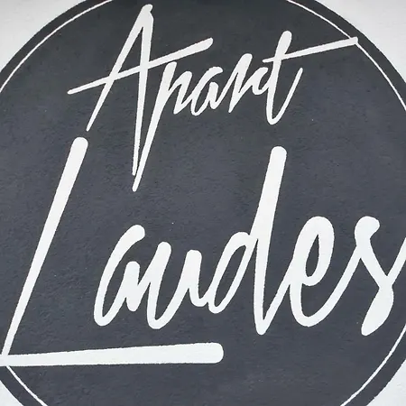 Laudes Apartment *